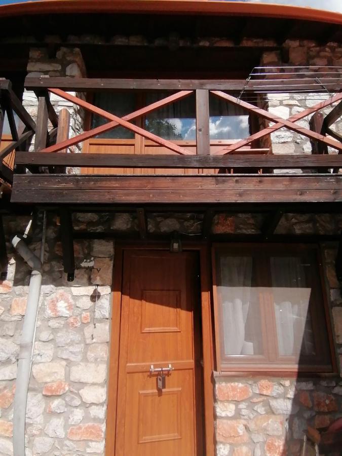 Traditional Stone Cottage In Palio Elatohori エクステリア 写真